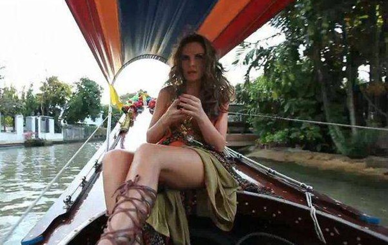 Ce mică e lumea! Anna Lesko și-a filmat clipul pe aceeași insulă ca și Delia Matache | VIDEO