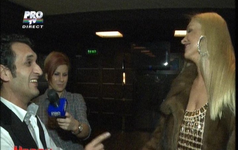 Victoria Blochina, amanta lui Pițurcă, încurajată de Iulian Canaf cu o melodie de dragoste