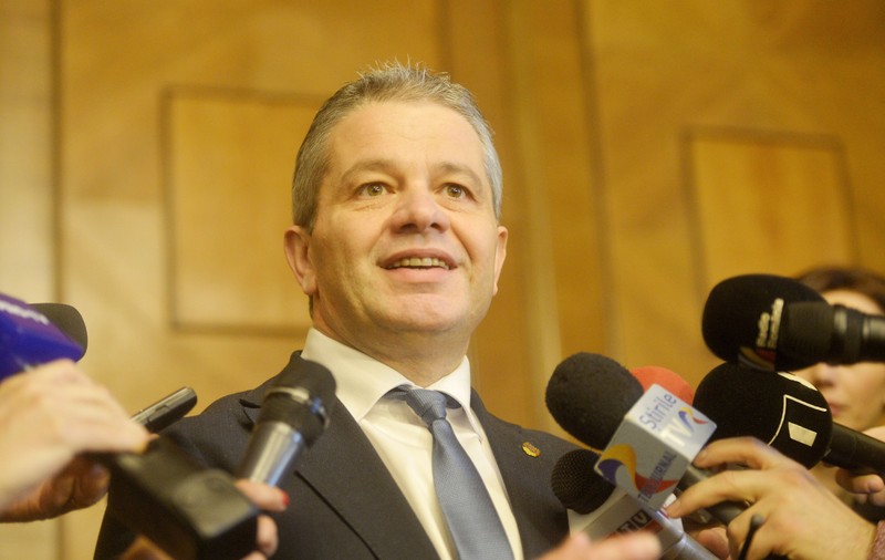 Universitatea de Vest Timişoara a cerut cu întârziere anularea în instanță a diplomei de doctor a lui Florian Bodog. Ce spune fostul ministru acuzat de plagiat