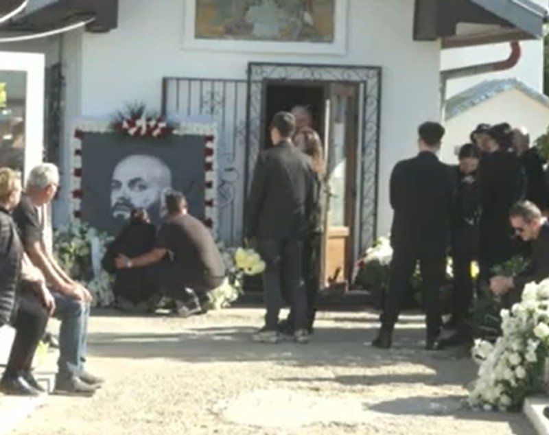 Nosfe a fost înmormântat. Ce gest a făcut Mădălina Crețan, soția artistului, la slujba de la biserică