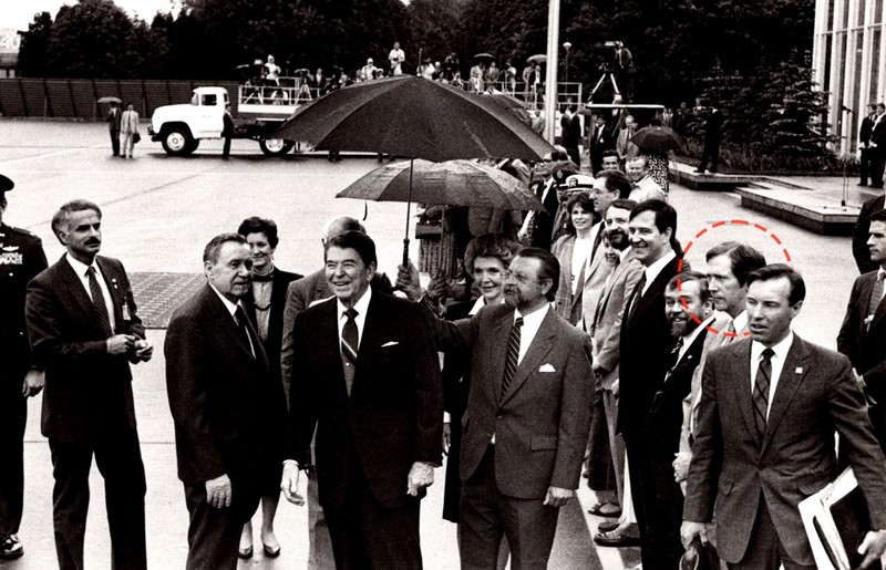 Philip Brown, în dreapta, la summitul din Reykjavik dintre Ronald Reagan și Mihail Gorbaciov, în 1986