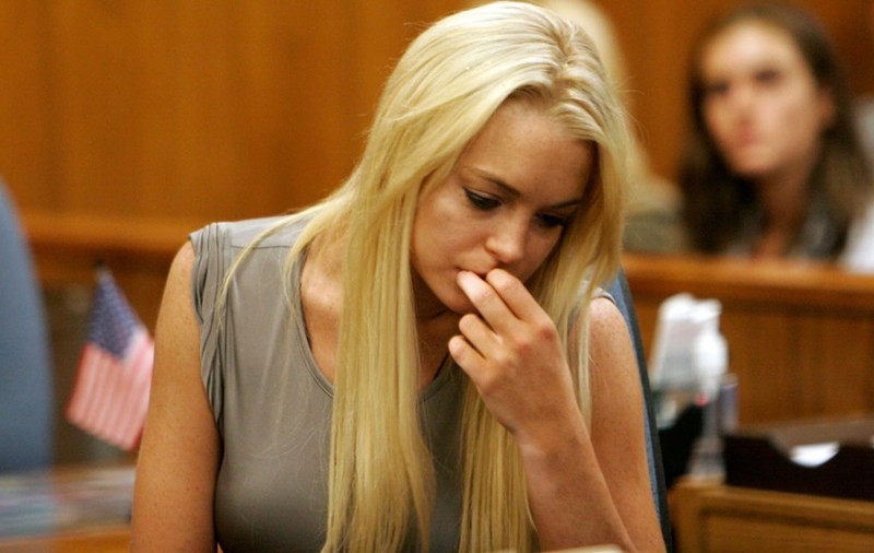 Lindsay Lohan vrea să stea cât mai mult timp în clinica de reabilitare