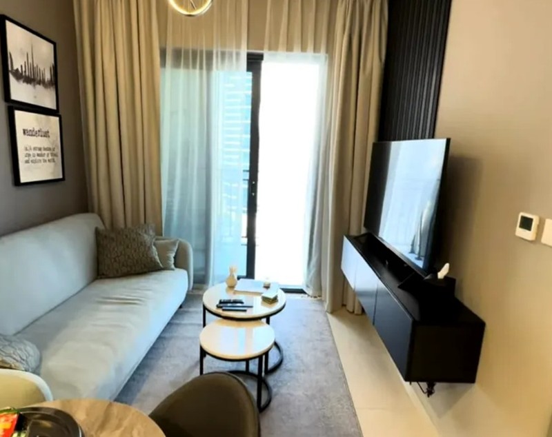 Imagini cu apartamentul din Dubai pe care și l-au cumpărat Armin Nicoară și Claudia Puican: „Aproape de Burj Khalifa. Au și piscină”