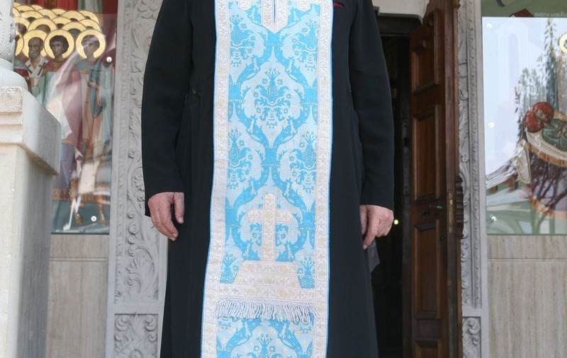 L-a chemat la împărtășit și avea alte intenții! Preot din GIURGIU, ACUZAT că a violat o bătrână de 80 de ani
