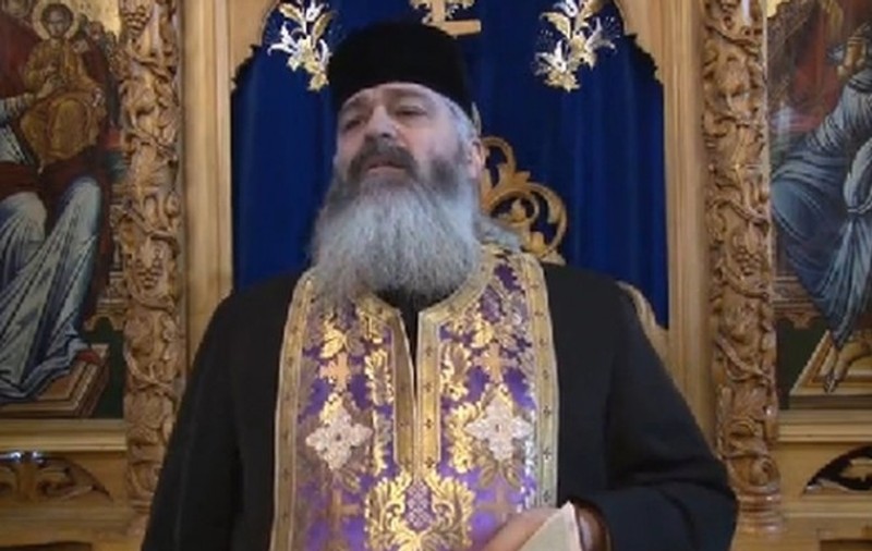 El este preotul care predică la mănăstire despre homosexualitate."Sunt cuști suficiente"