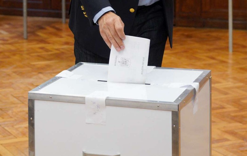 Alegeri prezidențiale 2025: Președintele unei secții de votare a rătăcit ștampila de vot, în Gorj