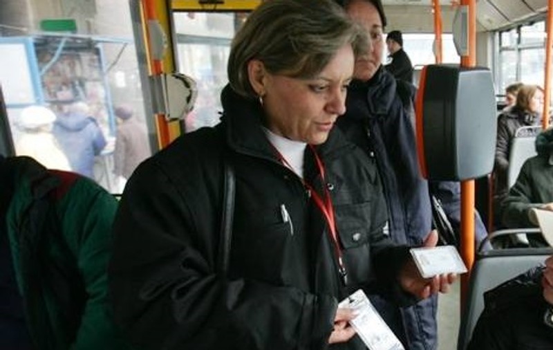 Un fals controlor, prins de ”omologii” reali