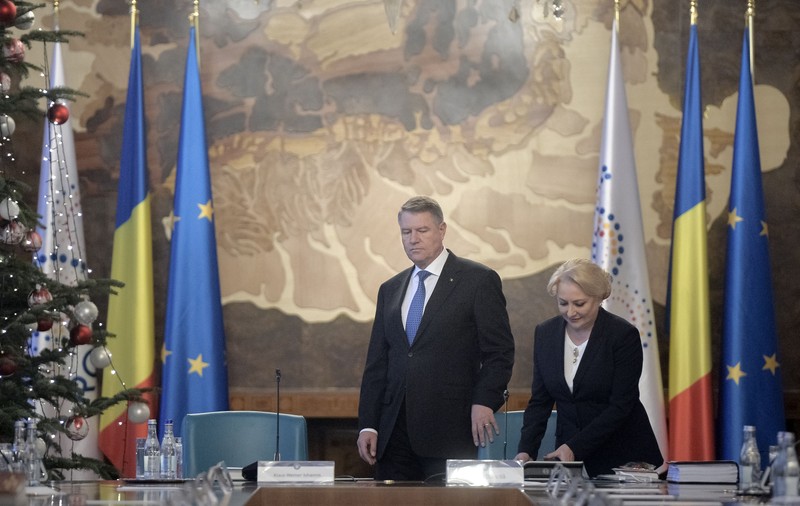 Viorica Dăncilă îl acuză de ipocrizie pe Klaus Iohannis. Șeful statului: ”Eu sunt cu PSD în război”