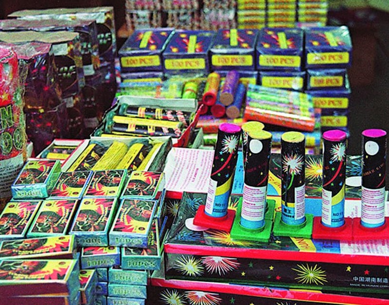 Detalii despre comerțul cu petarde și artificii