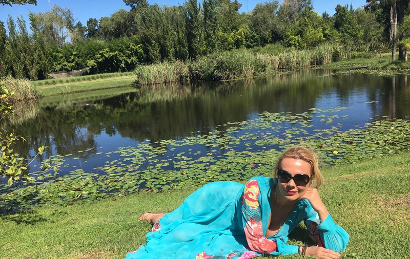 Dana Săvuică, în costum de baie. Ce corp are la 47 de ani