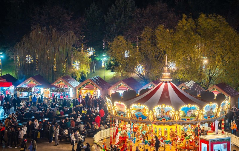 Târgul de Crăciun București 2025, Drumul Taberei. 60 de căsuțe cu bunătăți, dar și o terasă încălzită la West Side Christmas Market