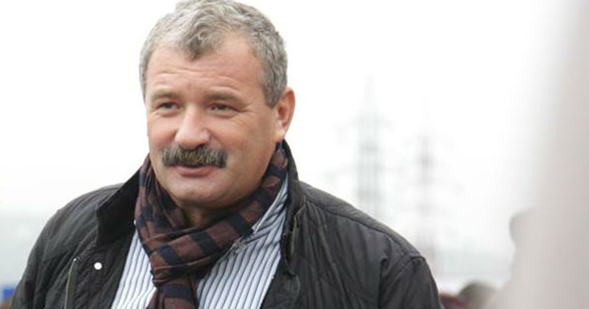Directorul Direcției Silvice Suceava, reținut după un accident mortal. Valerian Solovăstru, cu mustață și îmbrăcat mai gros, cu un fular la gât