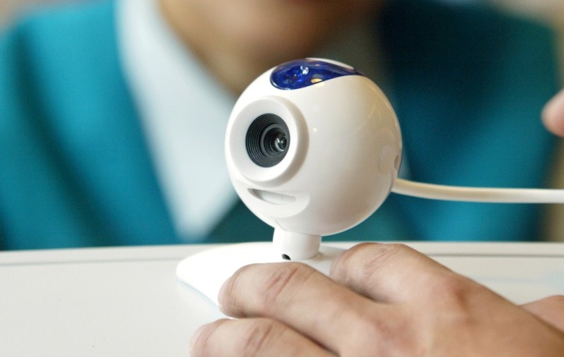 Puteți fi spionați fără să știți cu ajutorul propriilor camere web