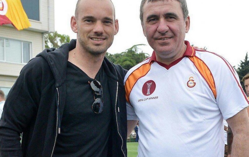 Gică Hagi, felicitat la Istanbul pentru titlul obţinut cu FC Viitorul. "Regele" a serbat şi cucerirea Cupei UEFA cu Galata / FOTO