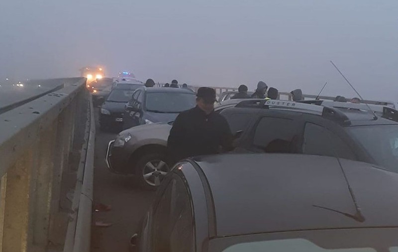 Carambol cu 21 de maşini în județul Mureş. Circulaţia a fost reluată