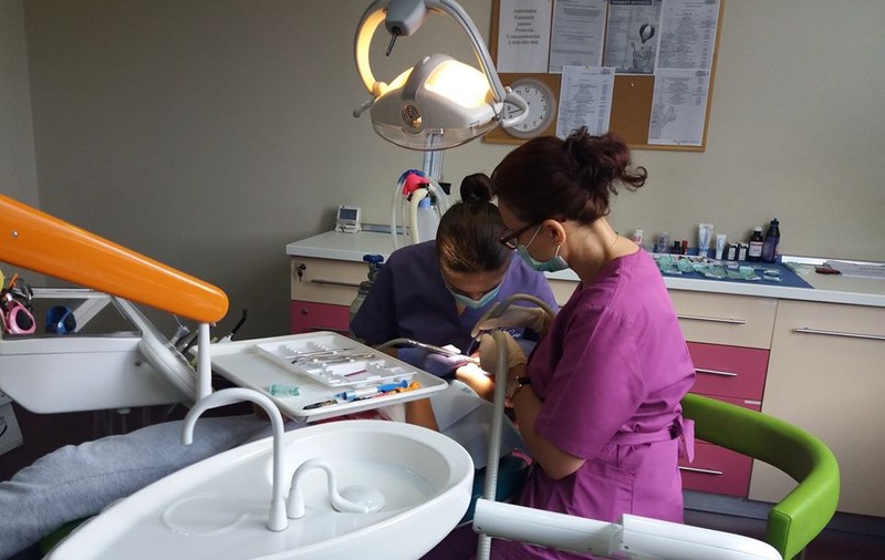 Copilul de 4 ani, aflat în comă după o anestezie făcută la o clinică stomatologică din Pitești, a murit la Spitalul Grigore Alexandrescu
