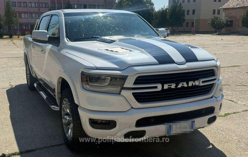 Un italian și-a cumpărat un Dodge RAM cu 75.000 de euro și a rămas fără mașină la intrare în România