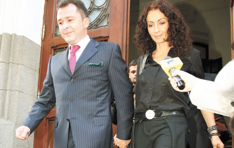 Iubire mare la divorţ între Mihaela şi Elan!
