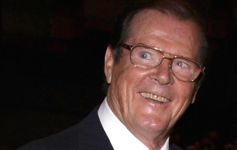 Roger Moore revine pe marele ecrane