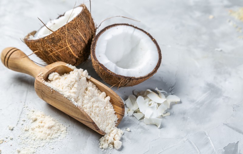 Făina de cocos - ce beneficii are și cum o folosești în rețete