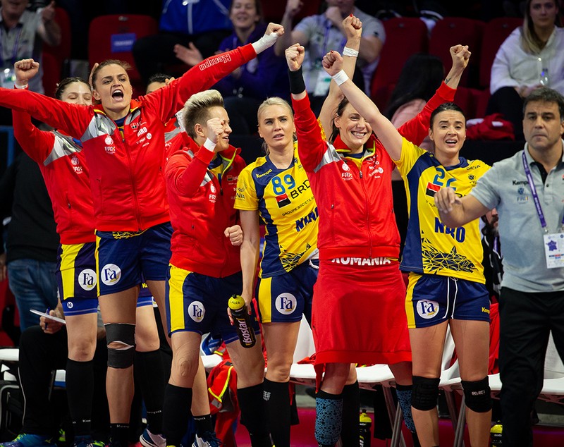 UPDATE | România a pierdut cu Ungaria, dar s-a calificat în semifinalele Euro 2018 de handbal feminin. Ambros a luat foc