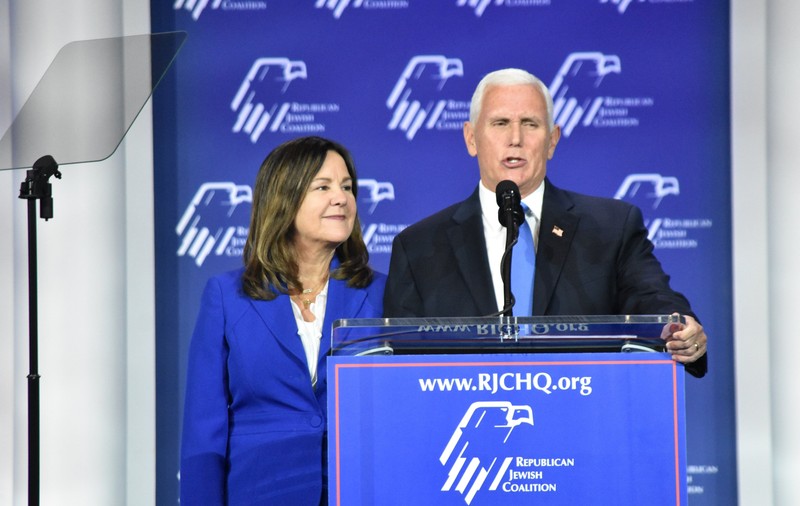 Fostul vicepreședinte american Mike Pence și-a retras candidatura la alegerile prezidenţiale. „Nu este timpul meu”