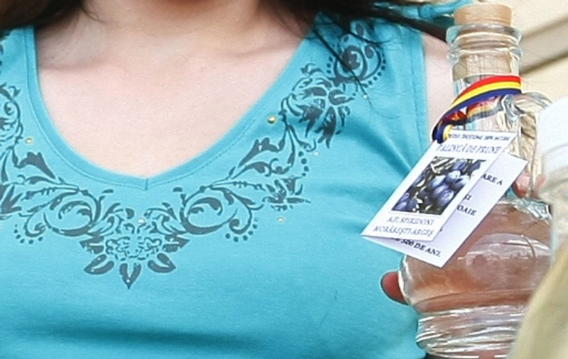 O fată de 11 ani a ajuns la spital cu alcoolemie de 2,16 grame la mie