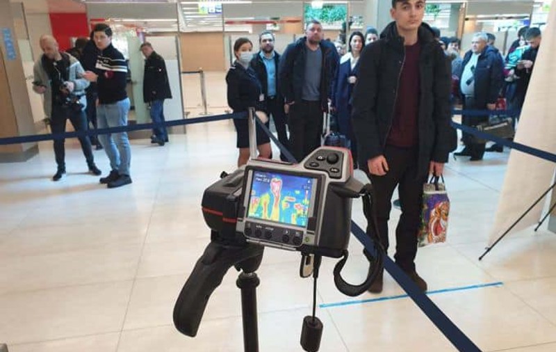 Un senator vrea termoscanner la şedinţa Parlamentului în care se dă votul pentru Guvernul Cîţu