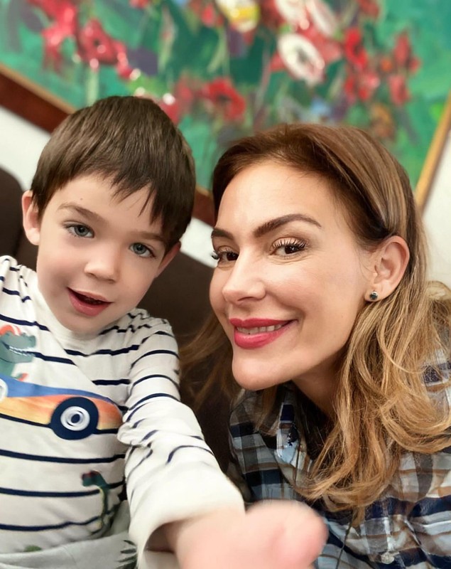 Roxana Ciuhulescu a apelat la ajutorul medicului estetician. Cum arată la 44 de ani. „Nici cele mai avangardiste creme nu mai au efect”