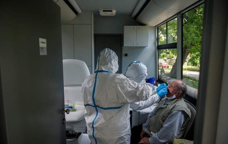 Valurile doi și trei de coronavirus sunt o certitudine, anunță cercetătorii germani