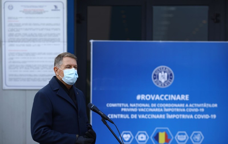 Klaus Iohannis, în vizită centrele de vaccinare de la Romexpo: „Sunt bucuros să constat o schimbare de atitudine. Foarte multă lume dorește să se vaccineze”
