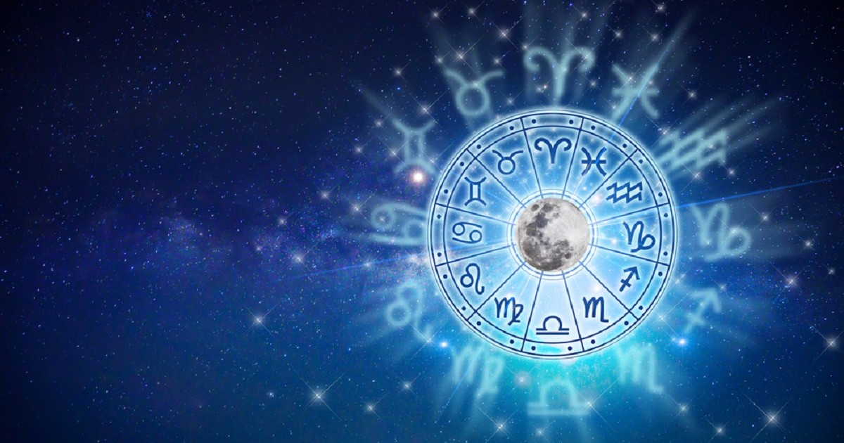 Superluna din 7 octombrie - ce aduce zodiilor - Imagine cu diagrama zodiacală având luna în centru
