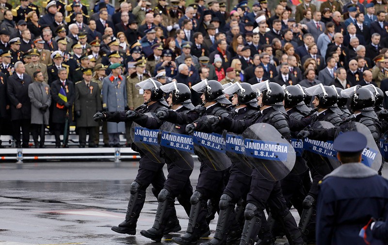 Mesajul Jandarmeriei pentru românii care vor să protesteze de 1 Decembrie: "Se descalifică ca oameni"
