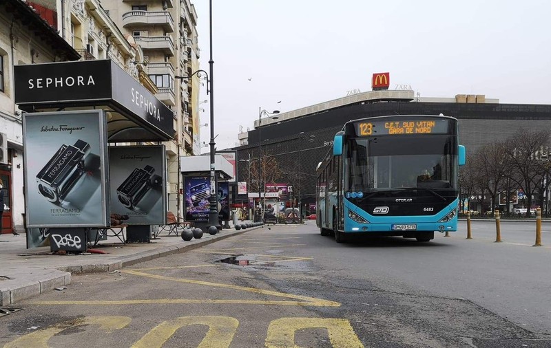 Transportul public în București, mai scump începând de astăzi. Prețul unei călătorii cu metroul sau autobuzul