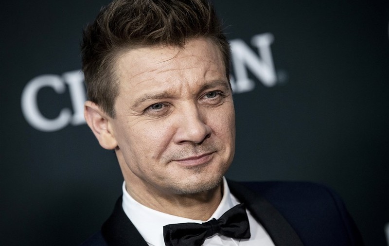 „Am ales să supraviețuiesc”. Jeremy Renner, primul interviu după ce a fost strivit de un plug de zăpadă
