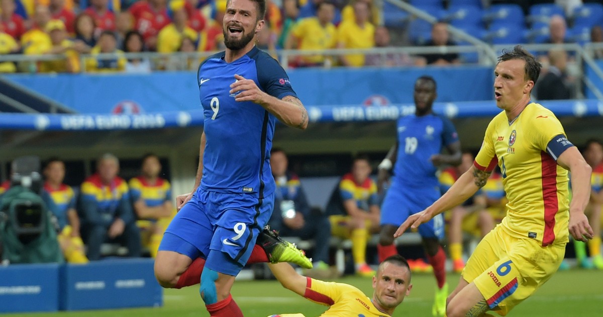 Vlad Chiricheș și Dragoș Grigore au avut viață grea la Euro 2016. Atacantul francez Giroud i-a hărșuit în premanență în meciul de deschidere