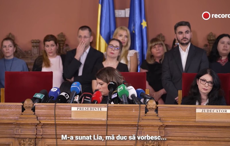 O judecătoare de la Curtea de Apel București a fost sunată de Lia Savonea chiar în timpul conferinței și i-a șoptit colegei ce să răspundă I VIDEO