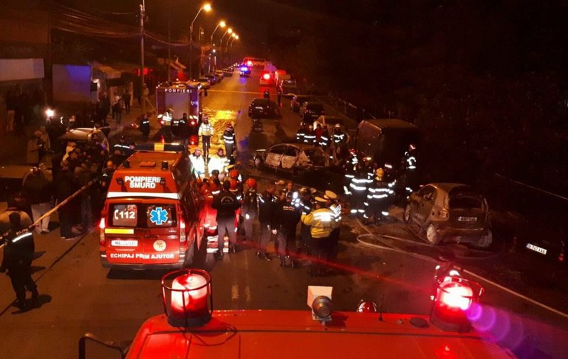 Greșelile salvatorilor în cazul accidentului din zona Baicului. O femeie a murit și alta a fost grav rănită, iar mai multe mașini au ars