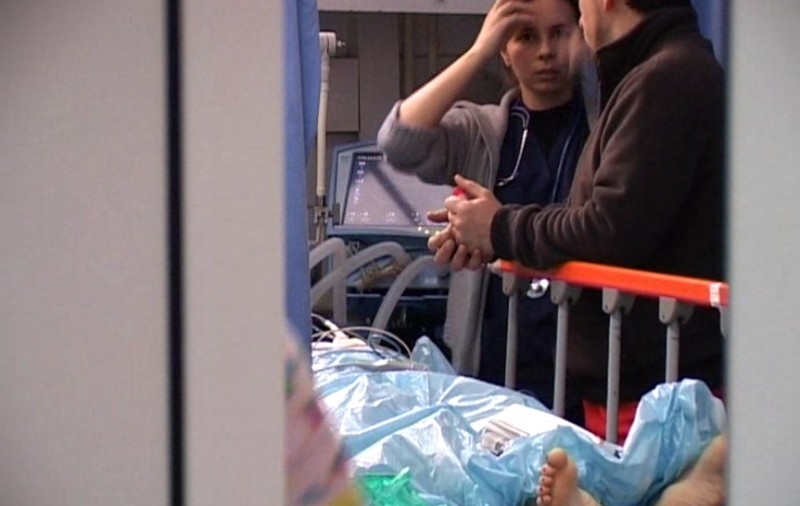 A fost stabilită CAUZA MORŢII femeii, intrate în comă după implantul cu silicon