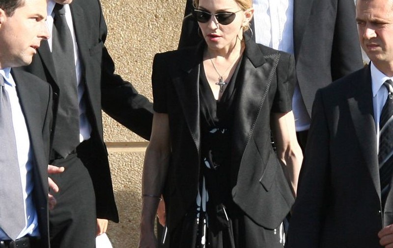 Madonna a plâns la întâlnirea cu mama victimei de pe stadion