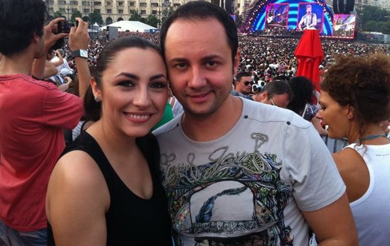 Andra şi Măruţă pleacă în vacanţă. Vezi unde îşi vor face de cap!