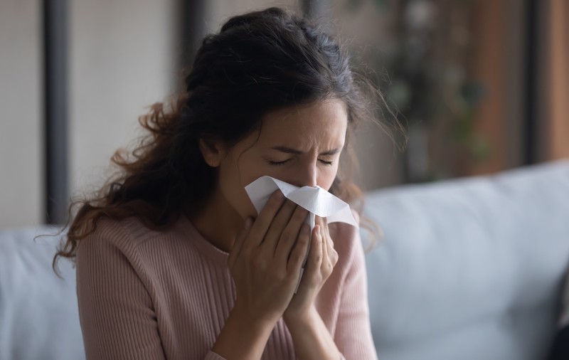 INTERVIU. Cele mai mari greșeli pe care le fac românii când se îmbolnăvesc de gripă. Medic: „Iau medicamente în exces și uită să facă ce este mai important”