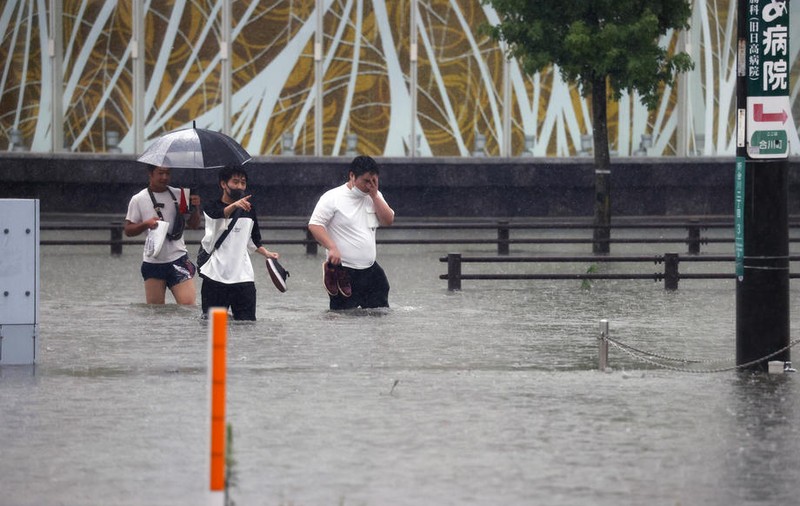 Inundaţii în Japonia. Cel puţin 55 de morţi şi precipitaţii-record în centrul ţării