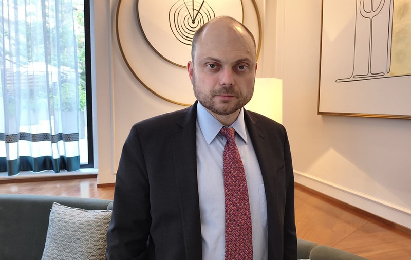Vladimir Kara-Murza, disident rus: „După ce regimul Putin va cădea, Rusia va avea nevoie de experiența României privind trecerea de la dictatură la democrație” INTERVIU 