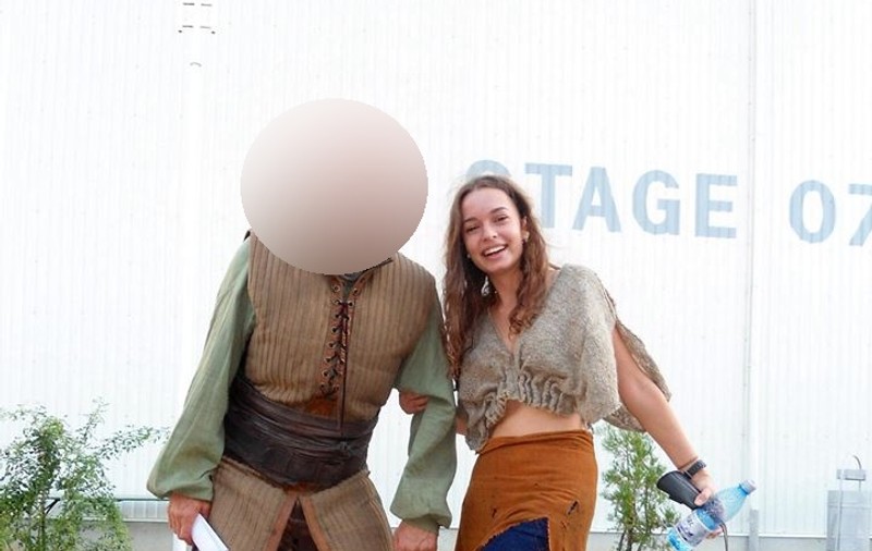 UN MARE ACTOR de la HOLLYWOOD, LA DISTRACŢIE CU O ROMÂNCĂ! Iată cine "l-a cucerit" când a venit în România!