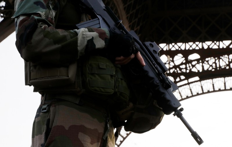 Tragedie de Ziua Naţională a Franței. Un militar s-a sinucis cu arma de serviciu