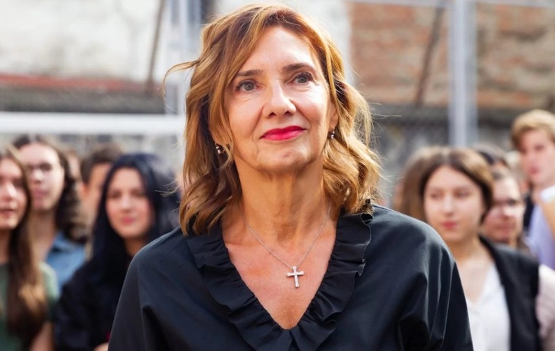 Ținutele purtate de Carmen Iohannis la slujba de Înviere și în prima zi de Paște Catolic. Detaliul care a atras atenția