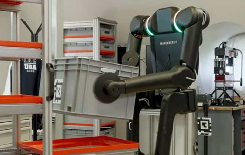 O armată de 350 de roboți Calvin-40 vor înlocui angajații oameni din fabricile Renault, inclusiv la Dacia România