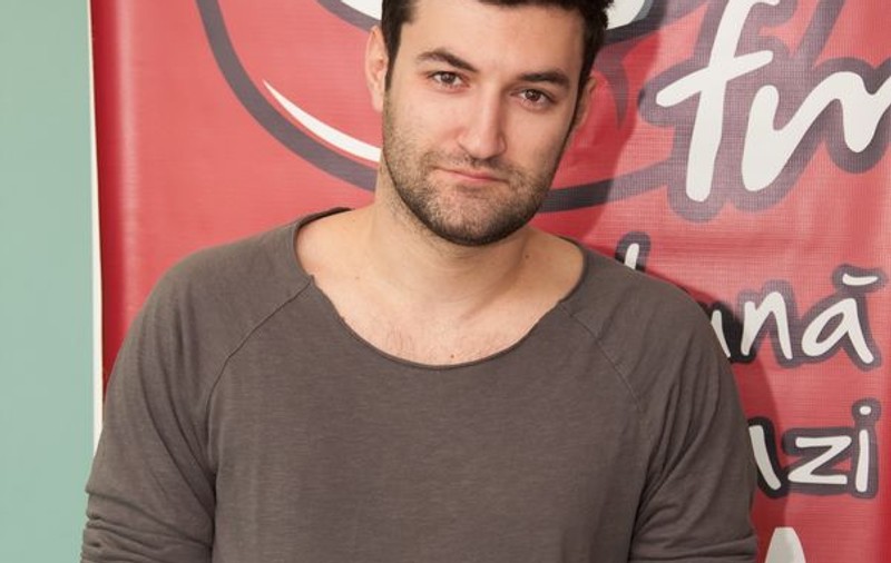 Unde crezi că se distrează Smiley mai mult, la "Românii au talent" sau la "Vocea României"? Află chiar de la el!