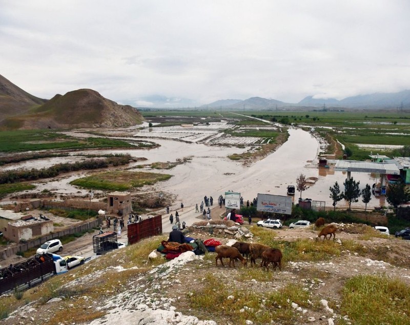 Peste 150 de morți din cauza inundațiilor, în nordul Afganistanului. Căutarea victimelor continuă și sunt anunțate noi ploi